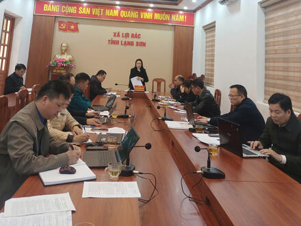 Kinh tế - Chính trị