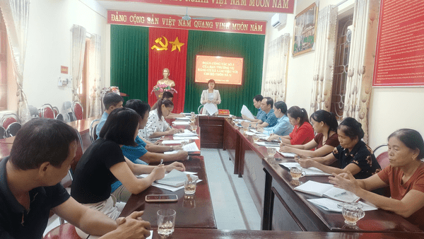 Đoàn công tác số 3 của Ban Thường vụ Đảng ủy xã Lợi Bác làm việc với các chi bộ Nà U, Bản Chành, Nà Phầy, Hợp Nhất