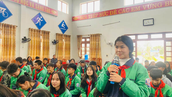 “KHÔNG MỘT MÌNH” – “CÙNG NHAU AN TOÀN TRỰC TUYẾN”