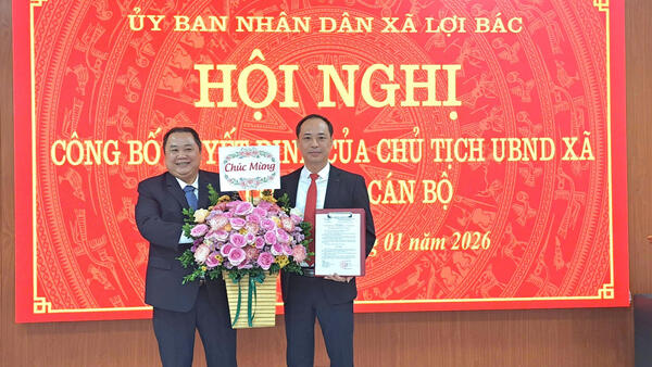 Hội nghị công bố Quyết định của Chủ tịch UBND  xã  về công tác cán bộ