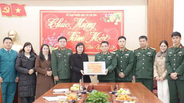 ĐOÀN CÔNG TÁC BỘ CHỈ HUY QUÂN SỰ TỈNH LẠNG SƠN THĂM, CHÚC TẾT XÃ LỢI BÁC
