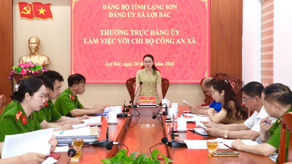THƯỜNG TRỰC ĐẢNG UỶ LÀM VIỆC VỚI CHI BỘ CÔNG AN XÃ