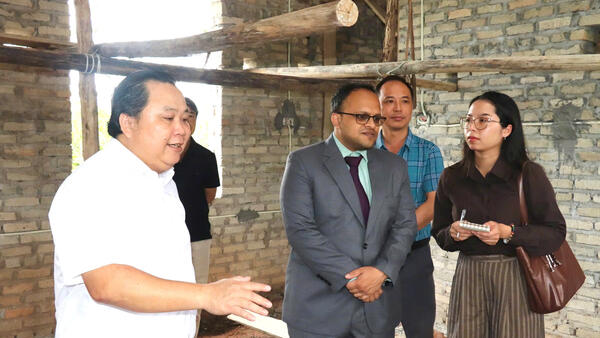 ĐẠI SỨ QUÁN ẤN ĐỘ TẠI VIỆT NAM LÀM VIỆC TẠI XÃ LỢI BÁC
