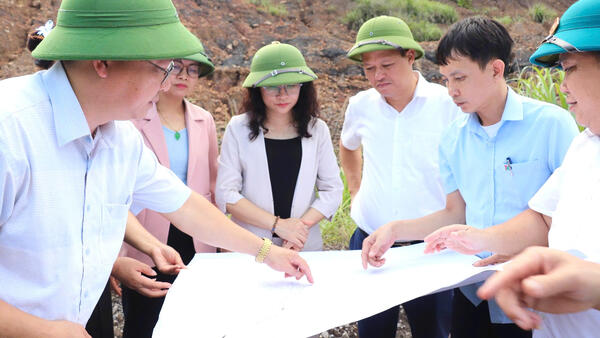 LÃNH ĐẠO XÃ LỢI BÁC LÀM VIỆC VỚI CÔNG TY THAN NA DƯƠNG
