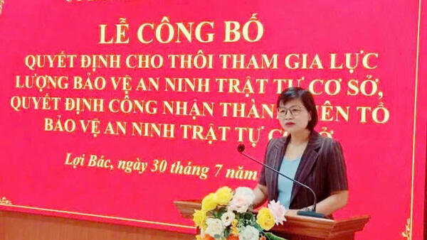 UBND XÃ LỢI BÁC TỔ CHỨC LỄ CÔNG BỐ CÁC QUYẾT ĐỊNH VỀ TỔ BẢO VỆ AN NINH, TRẬT TỰ Ở CƠ SỞ