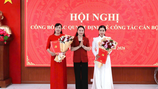XÃ LỢI BÁC CÔNG BỐ CÁC QUYẾT ĐỊNH VỀ CÔNG TÁC CÁN BỘ